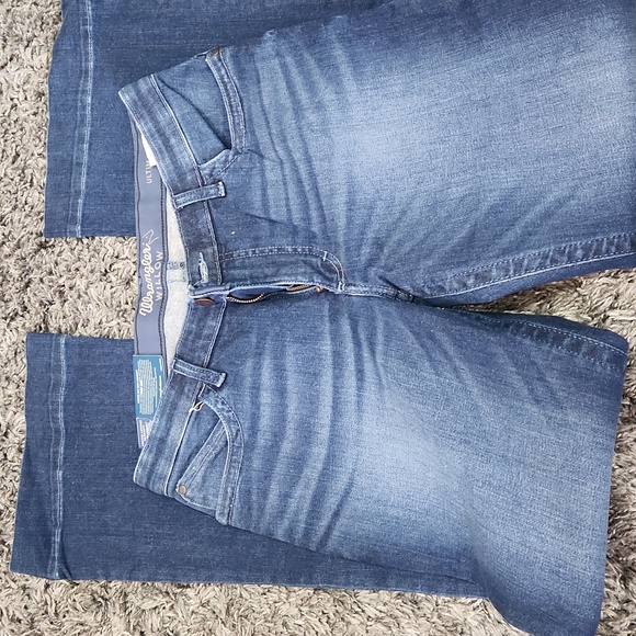 Wrangler Ultimate Riding Jean - Picture 3 of 3